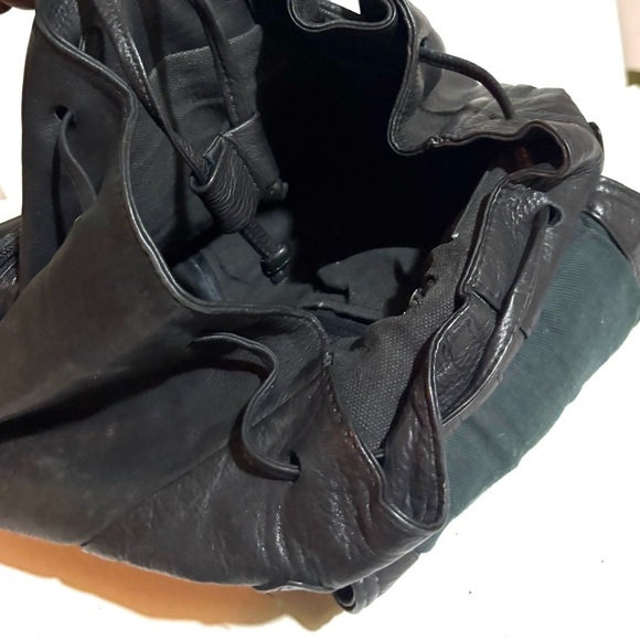 Kenneth Cole unisex vintage unisex Elegant Black distressed Leather Backpack - Picture 7 of 8